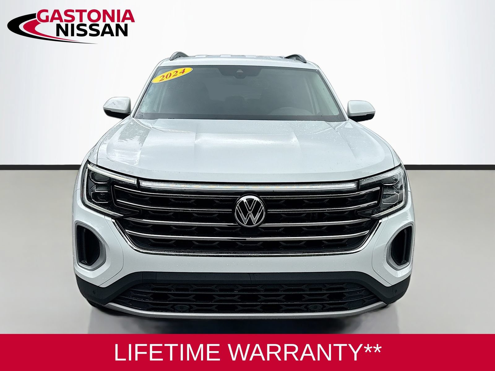 Used 2024 Volkswagen Atlas SE FWD image 2