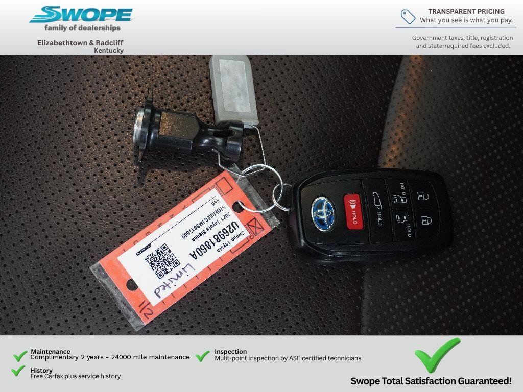Used 2021 Toyota Sienna Platinum FWD image 32