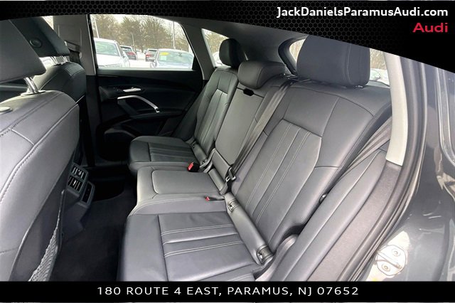 Used 2025 Audi Q5 Premium w/ Convenience Package image 24