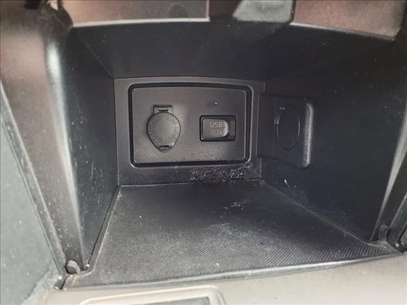 Used 2010 Toyota Camry SE image 18