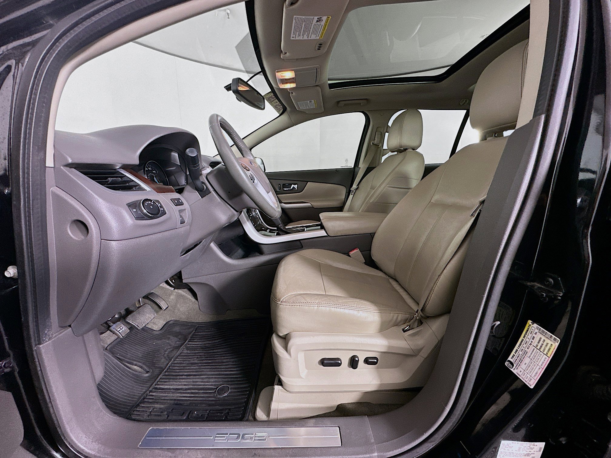 Used 2014 Ford Edge Limited w/ Equipment Group 301A AWD/4WD image 13