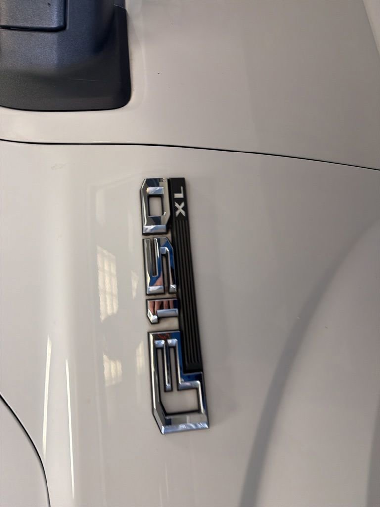 Used 2019 Ford F150 XL w/ Equipment Group 101A Mid RWD image 4