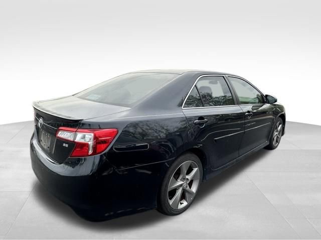 Used 2014 Toyota Camry SE FWD image 7
