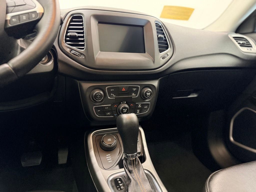 Used 2020 Jeep Compass Latitude AWD/4WD image 16