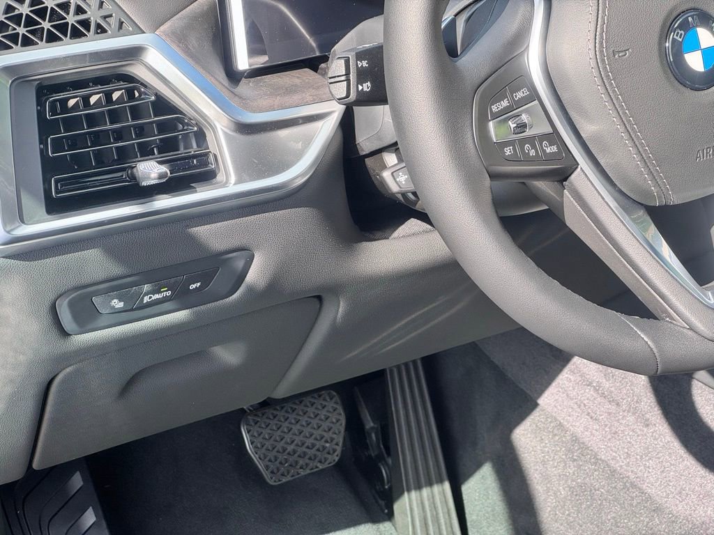 Used 2026 BMW X5 xDrive40i w/ Climate Comfort Package image 14
