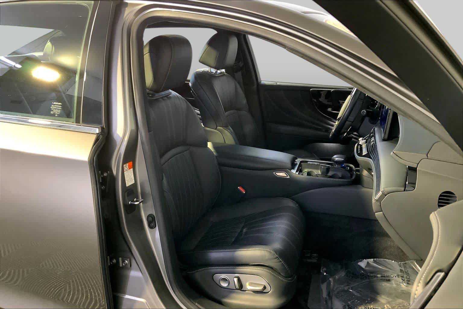 Certified 2023 Lexus LS 500 AWD w/ Interior Upgrade Package image 8