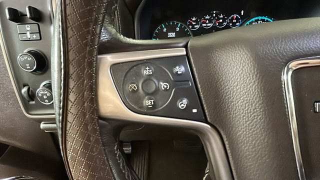 Used 2018 GMC Sierra 2500 Denali w/ Duramax Plus Package AWD/4WD image 15