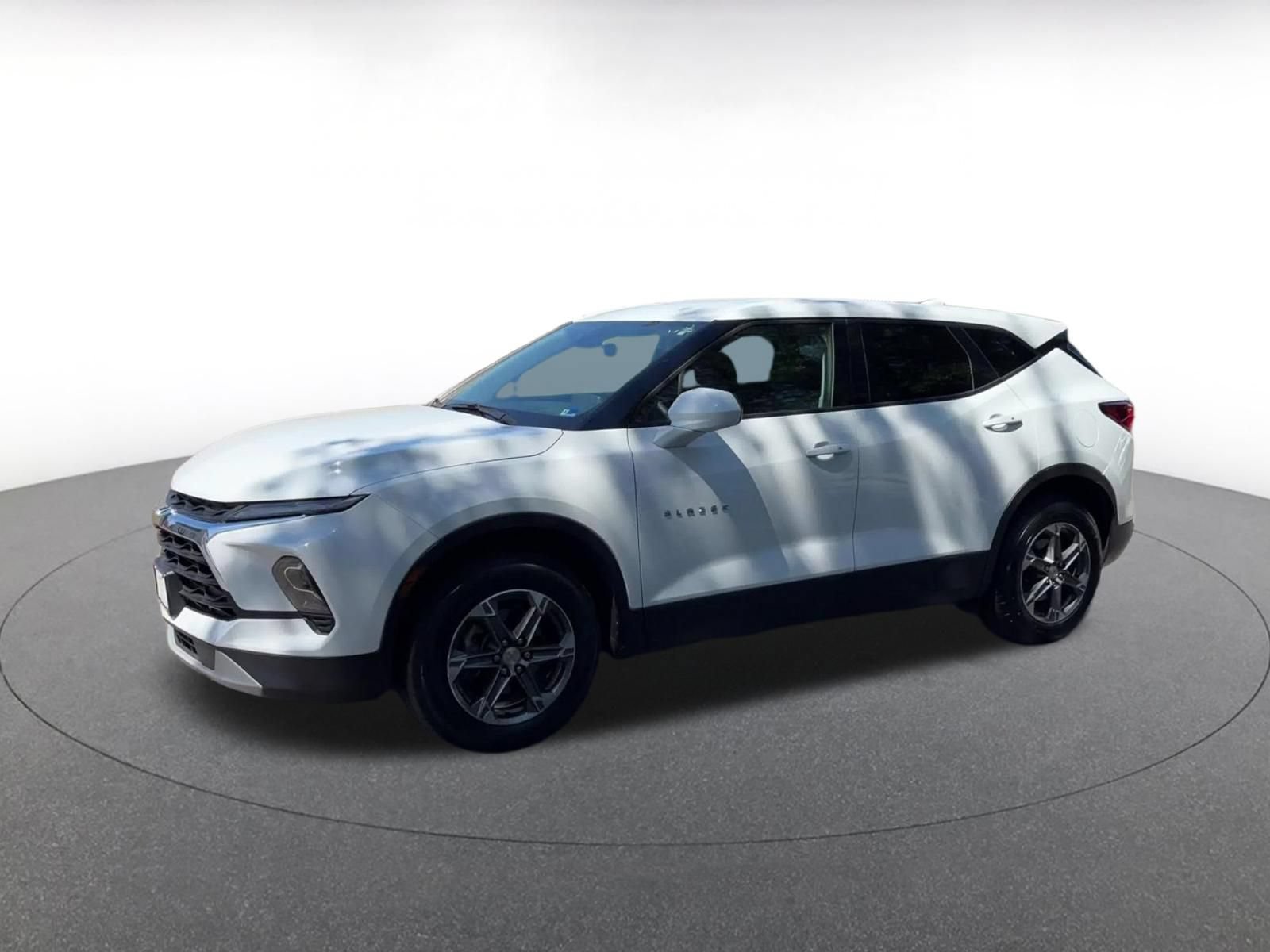 Used 2025 Chevrolet Blazer LT FWD image 8