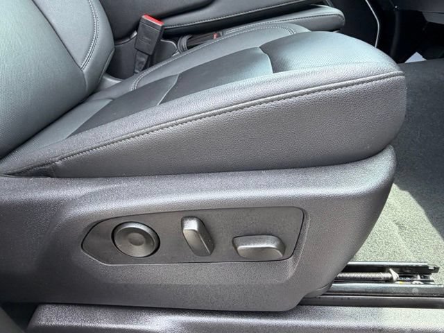 Used 2025 GMC Sierra 1500 SLT AWD/4WD image 30