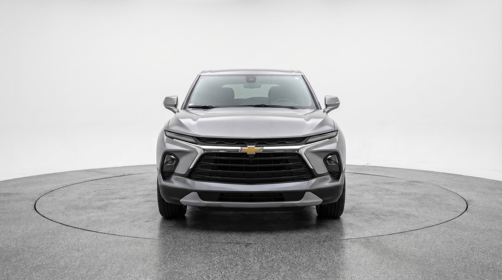 Used 2025 Chevrolet Blazer LT image 2