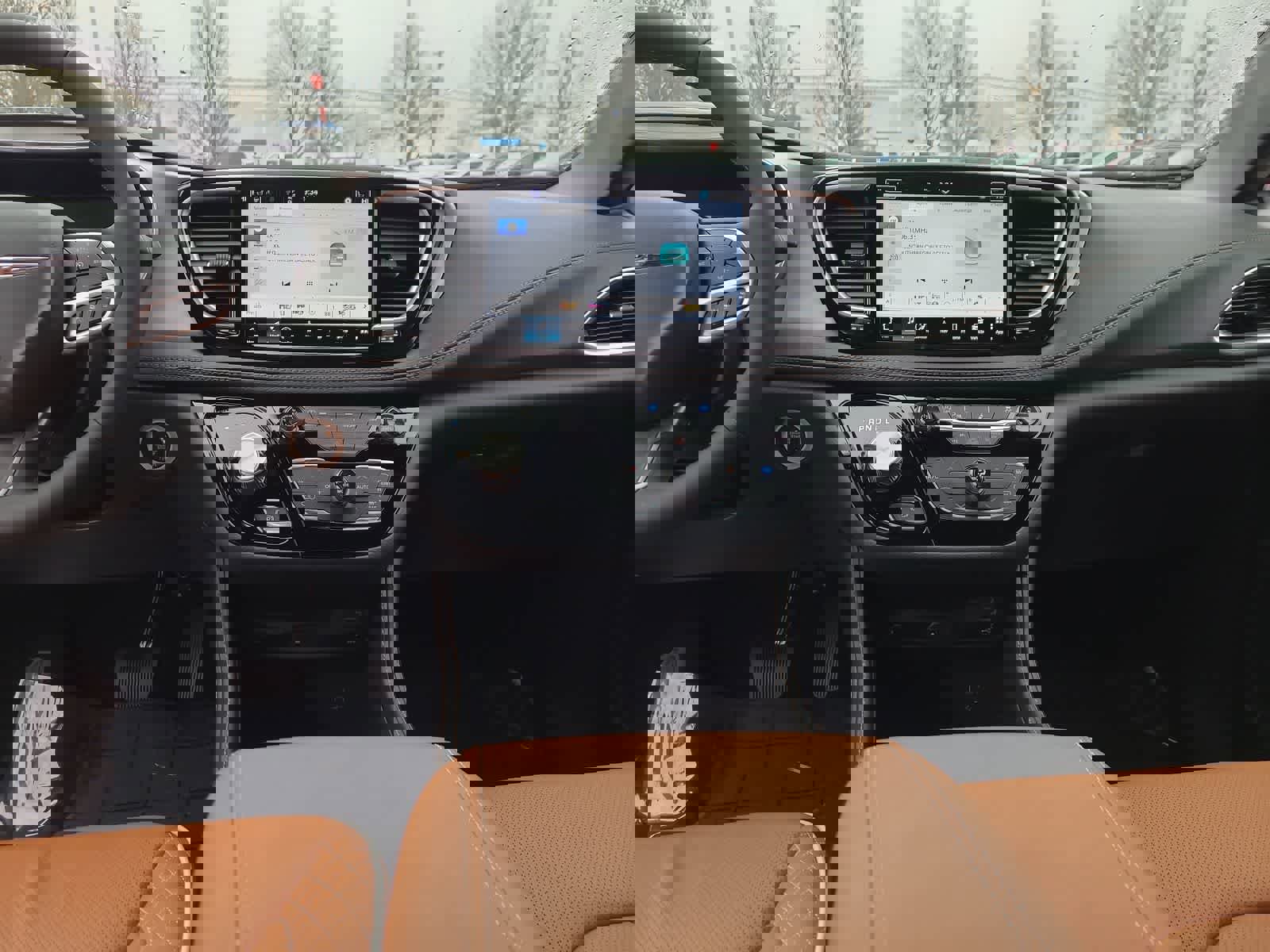 New 2026 Chrysler Pacifica Pinnacle w/ Trailer Tow Group image 18