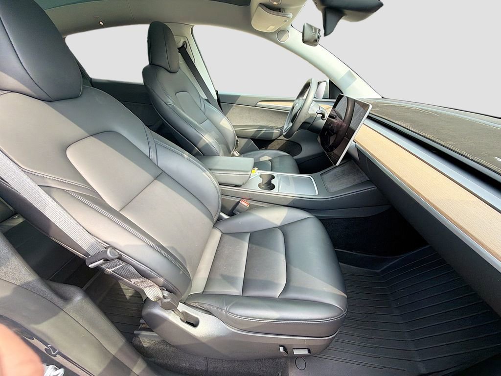 Used 2023 Tesla Model Y Long Range image 15