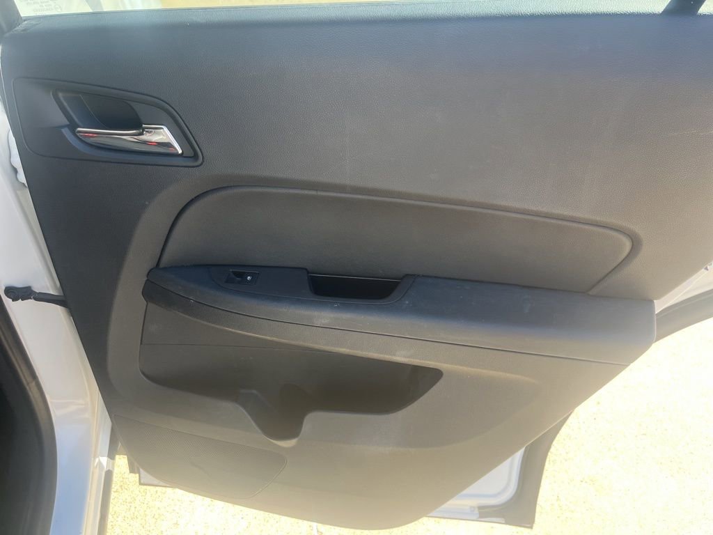 Used 2016 Chevrolet Equinox LTZ w/ Enhanced Convenience Package image 19