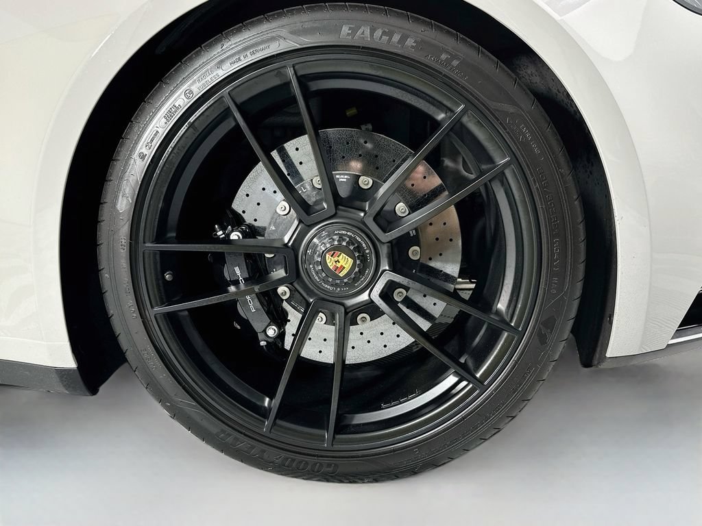 Certified 2022 Porsche 911 Carrera GTS RWD image 31