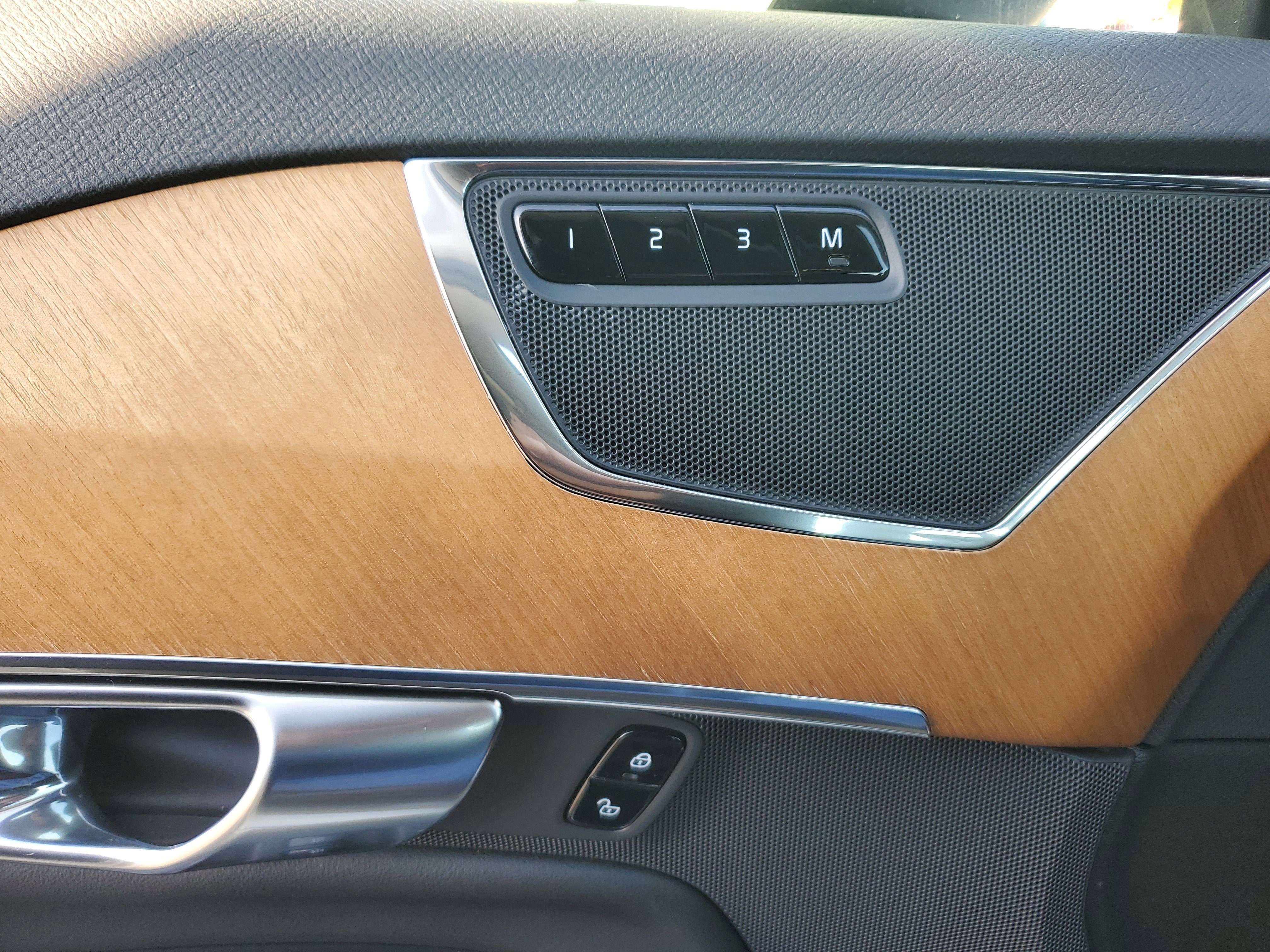 Used 2023 Volvo XC90 B6 Plus w/ Protection Package Premier image 29