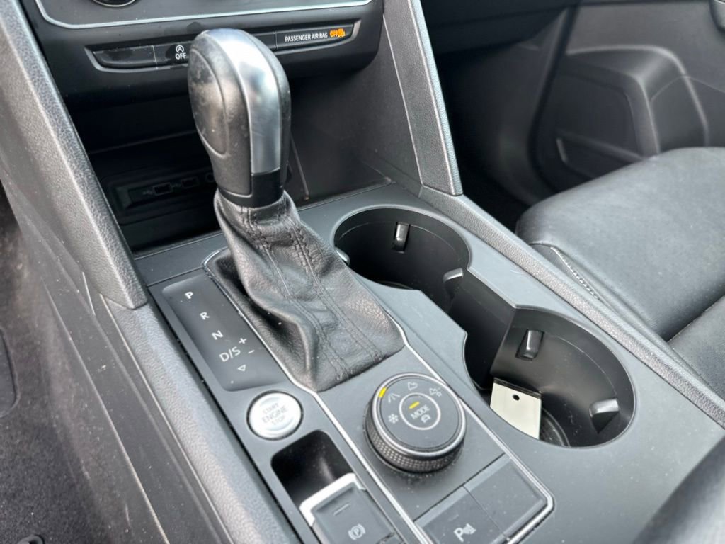 Used 2020 Volkswagen Atlas Cross Sport SE w/ Panoramic Sunroof Package image 35