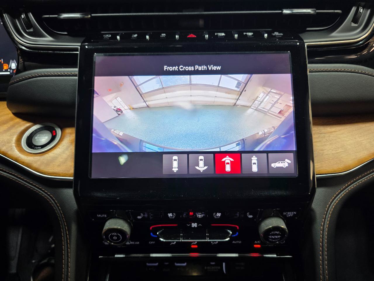Used 2023 Jeep Grand Cherokee L Summit AWD/4WD image 37