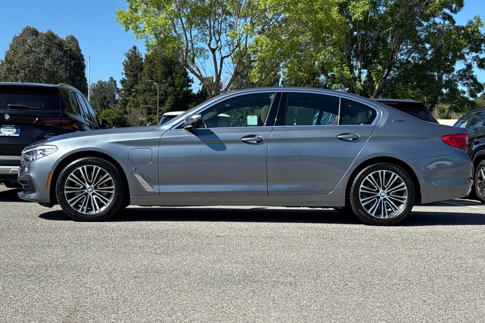 Used 2019 BMW 530e w/ Premium Package RWD image 7