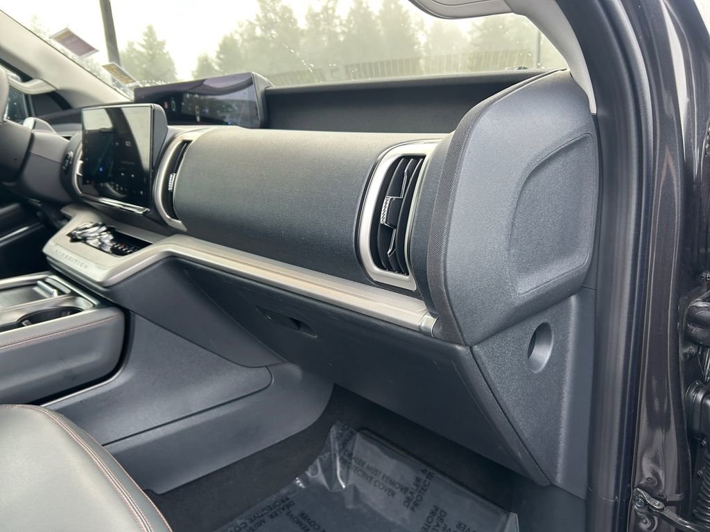 Used 2025 Ford Expedition Max Active image 26