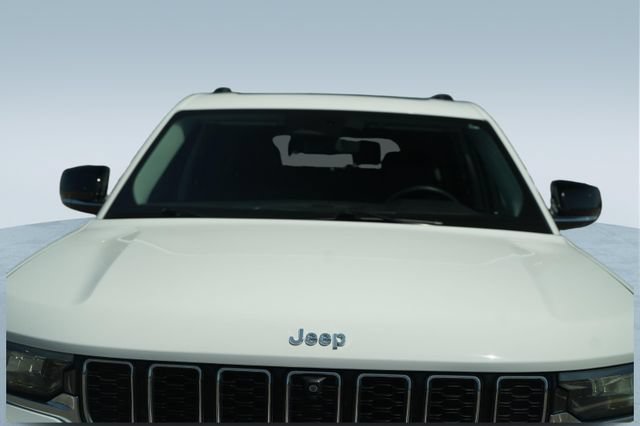 Used 2023 Jeep Grand Cherokee L Limited w/ Luxury Tech Group II AWD/4WD image 47