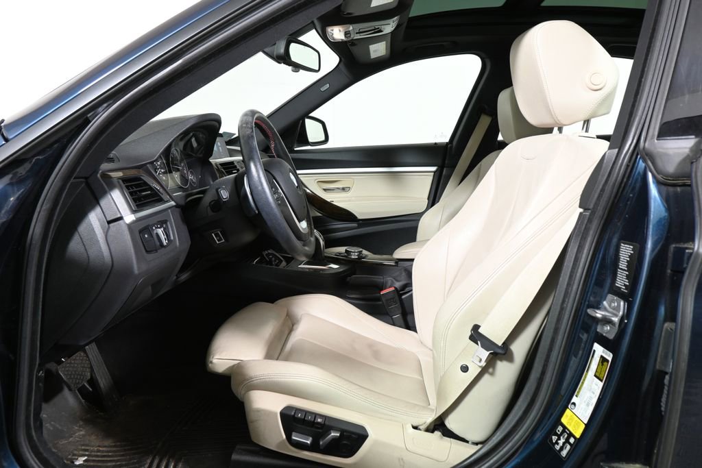 Used 2016 BMW 328i Gran Turismo xDrive image 3