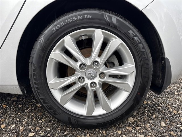 Used 2013 Hyundai Elantra GT image 16