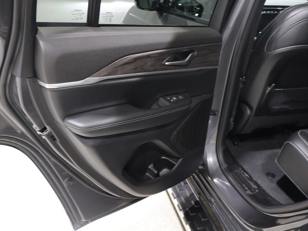 Certified 2024 Jeep Grand Cherokee Limited AWD/4WD image 19
