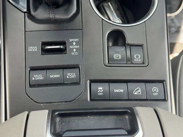 Used 2021 Toyota Highlander XLE AWD/4WD image 27