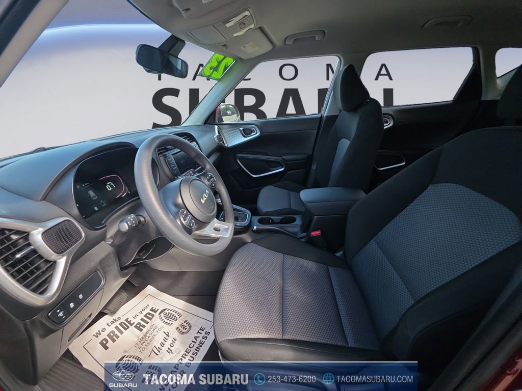Used 2023 Kia Soul LX w/ LX Technology Package image 10