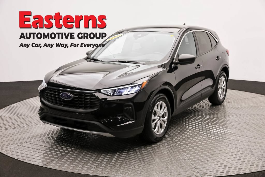 Used 2024 Ford Escape Active FWD image 1