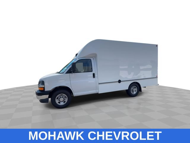 Certified 2025 Chevrolet Express 3500 w/ Power Convenience Package RWD image 4