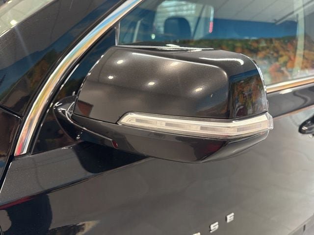 Used 2019 Chevrolet Traverse LT w/ LT Premium Package AWD/4WD image 15