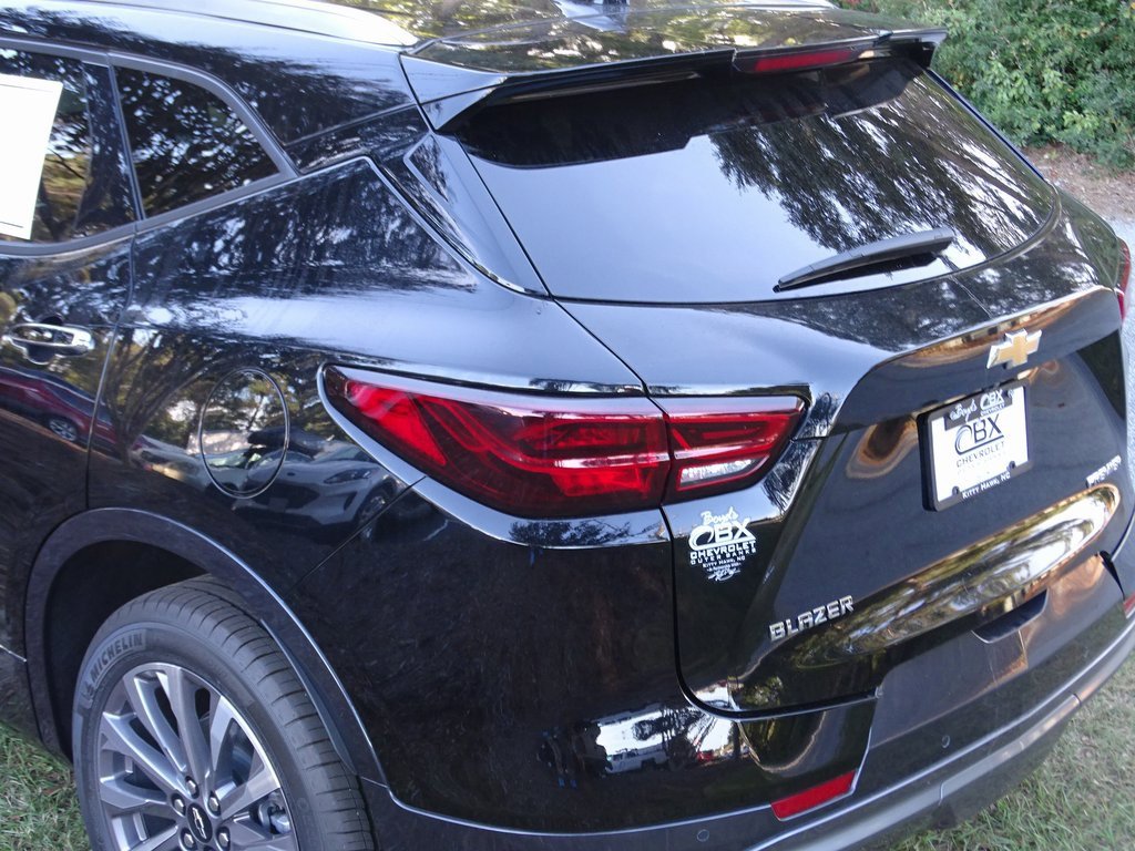 Used 2025 Chevrolet Blazer Premier w/ Enhanced Convenience Package image 32