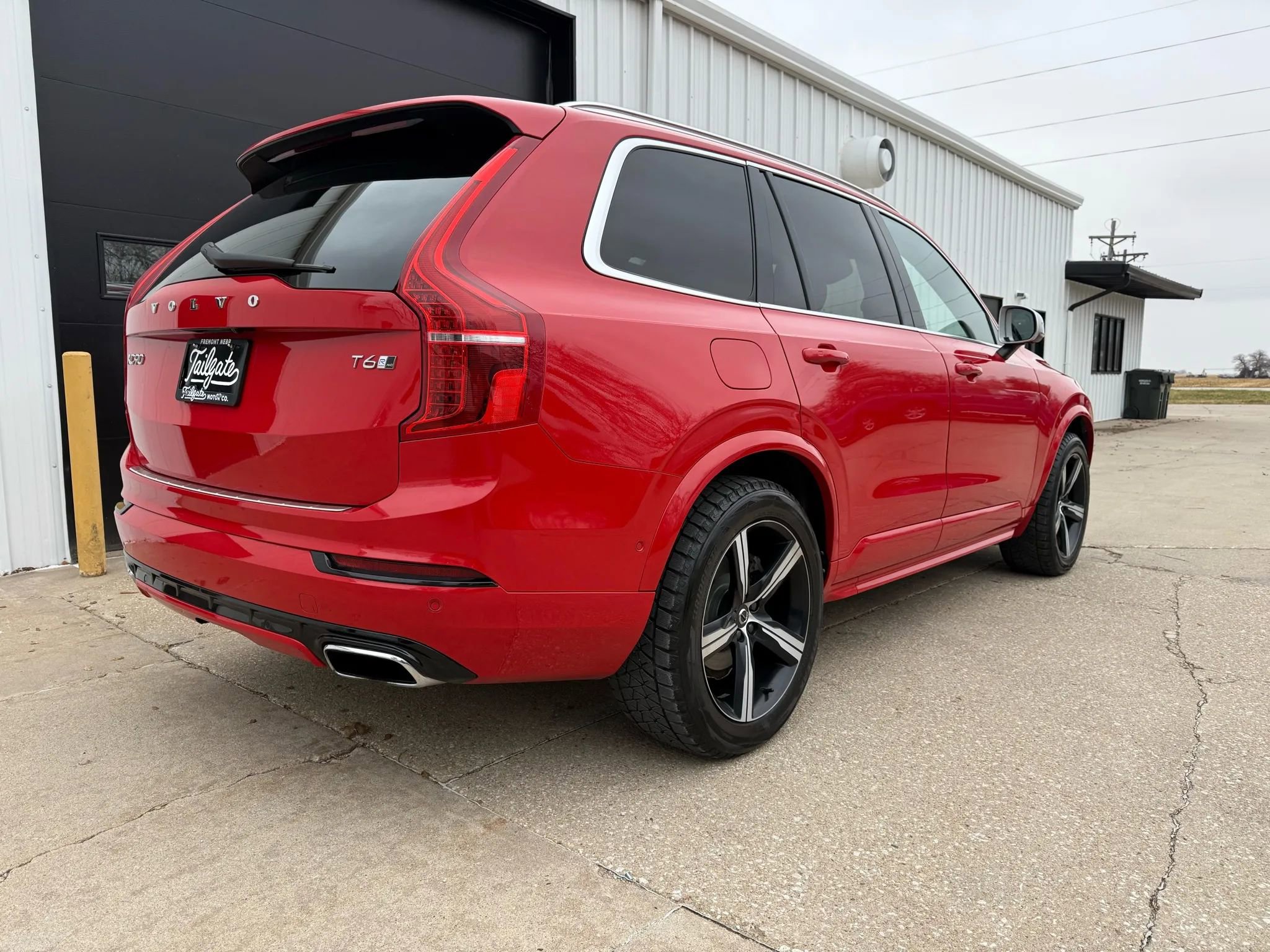 Used 2017 Volvo XC90 T6 R-Design w/ Vision Package image 7