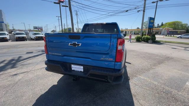 Used 2022 Chevrolet Silverado 1500 ZR2 w/ Technology Package AWD/4WD image 9