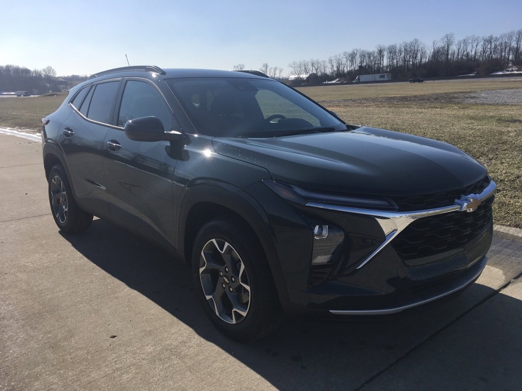 New 2026 Chevrolet Trax LT w/ LT Convenience Package