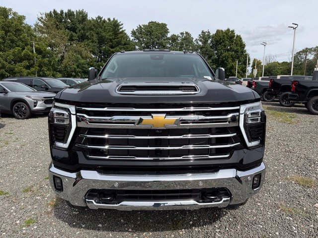 New 2026 Chevrolet Silverado 2500 LTZ w/ LTZ Convenience Package AWD/4WD image 3