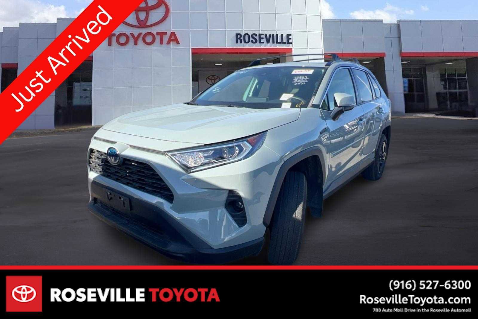 Used 2021 Toyota RAV4 XLE w/ Convenience Package AWD/4WD image 1