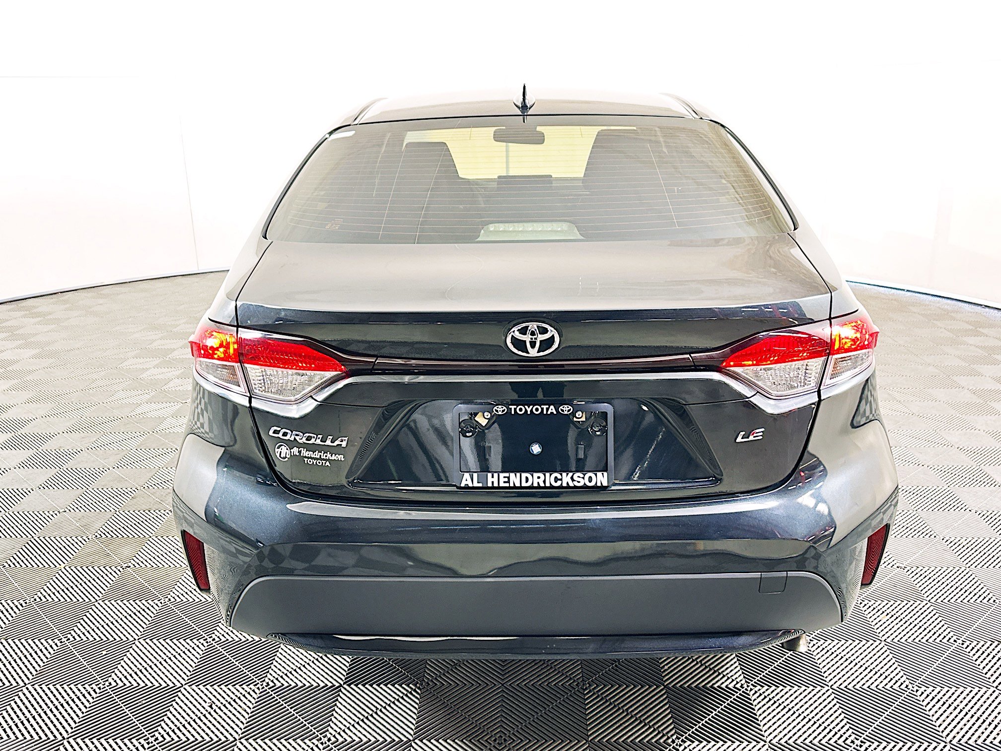 Used 2022 Toyota Corolla LE image 4