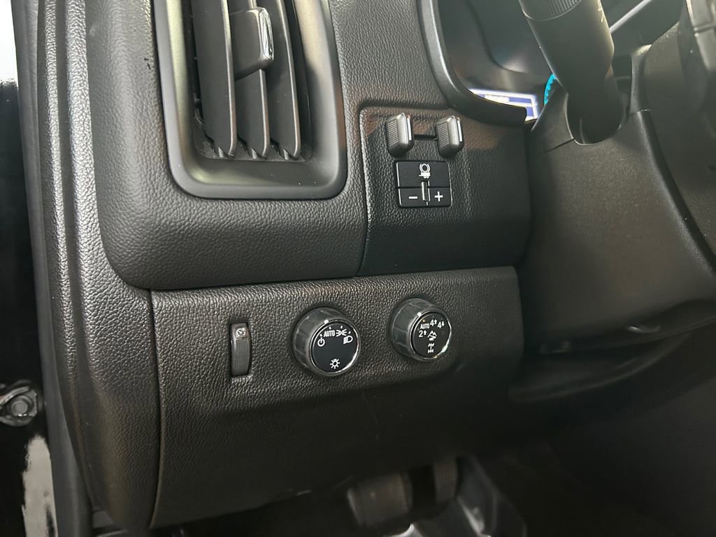 Used 2017 Chevrolet Colorado ZR2 image 21