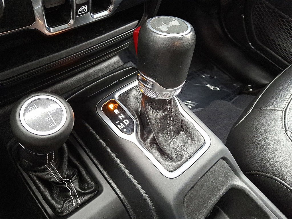 Used 2022 Jeep Wrangler Unlimited Sahara w/ Cold Weather Group image 15