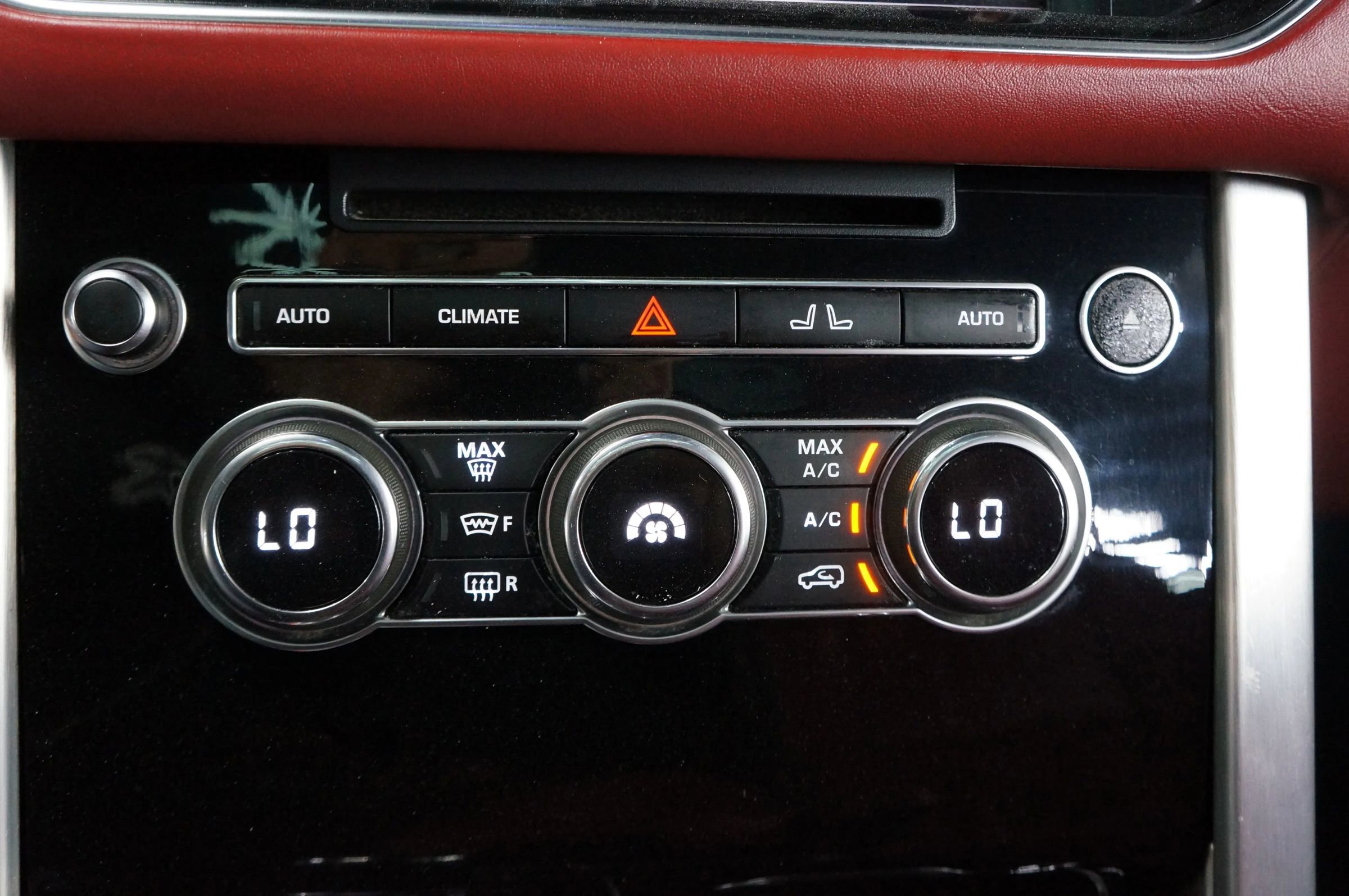 Used 2014 Land Rover Range Rover Autobiography image 18