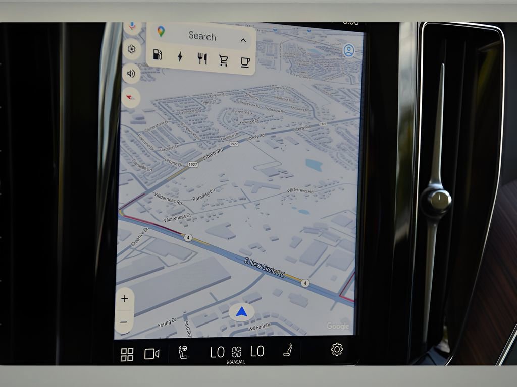 Certified 2024 Volvo XC60 T8 Plus w/ Protection Package Premier image 22