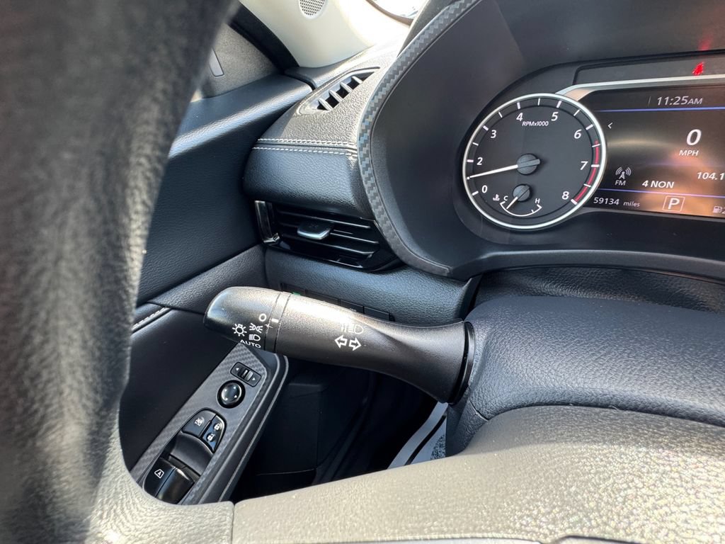 Used 2023 Nissan Sentra SV FWD image 30