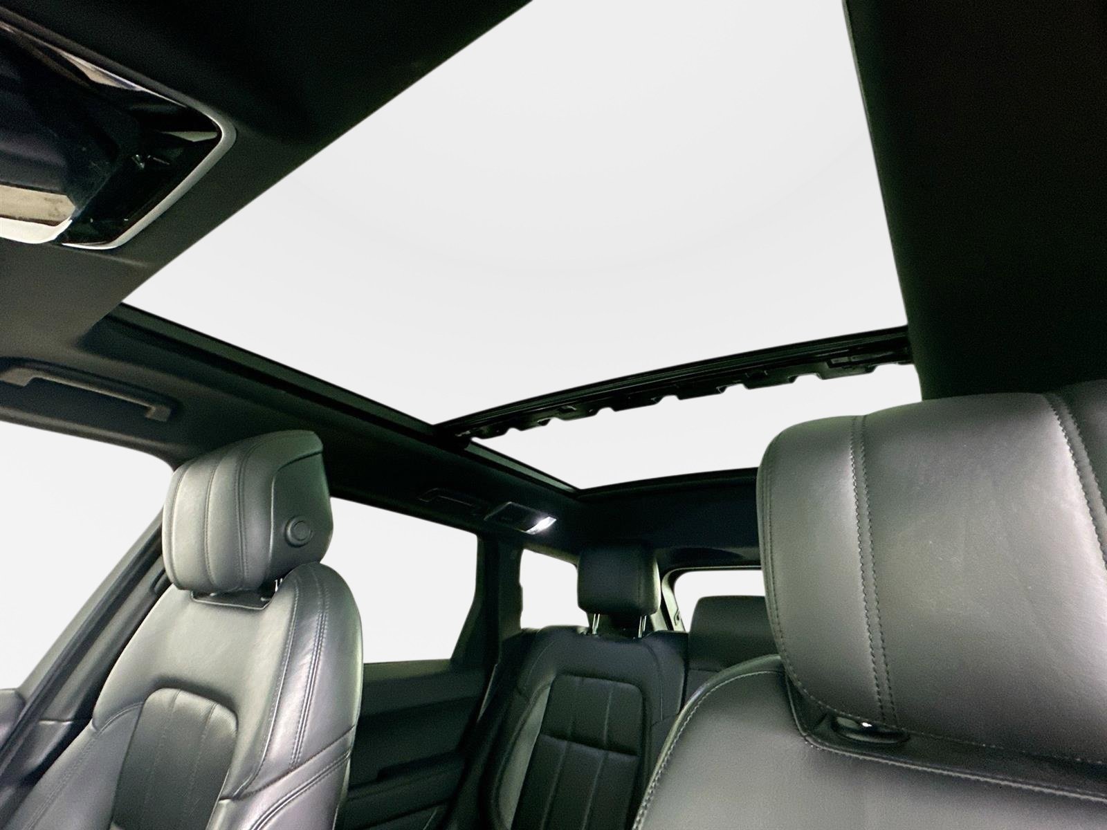 Used 2018 Land Rover Range Rover Sport Supercharged image 29