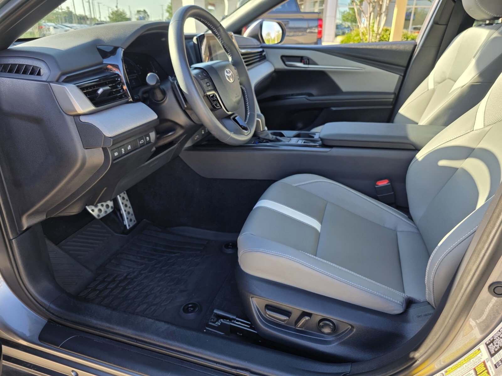 Certified 2025 Toyota Camry SE w/ Convenience Package AWD/4WD image 8