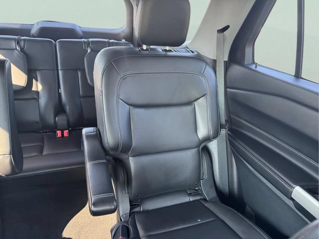 Used 2022 Ford Explorer XLT w/ Equipment Group 202A AWD/4WD image 18