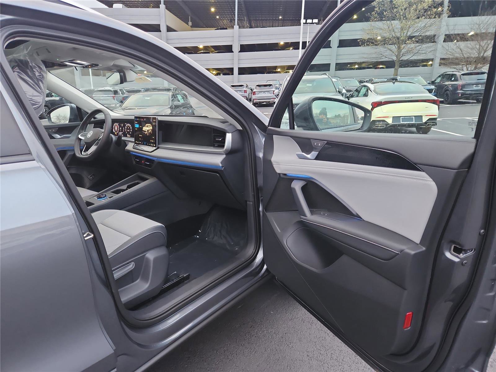 New 2026 Volkswagen Tiguan SE image 26