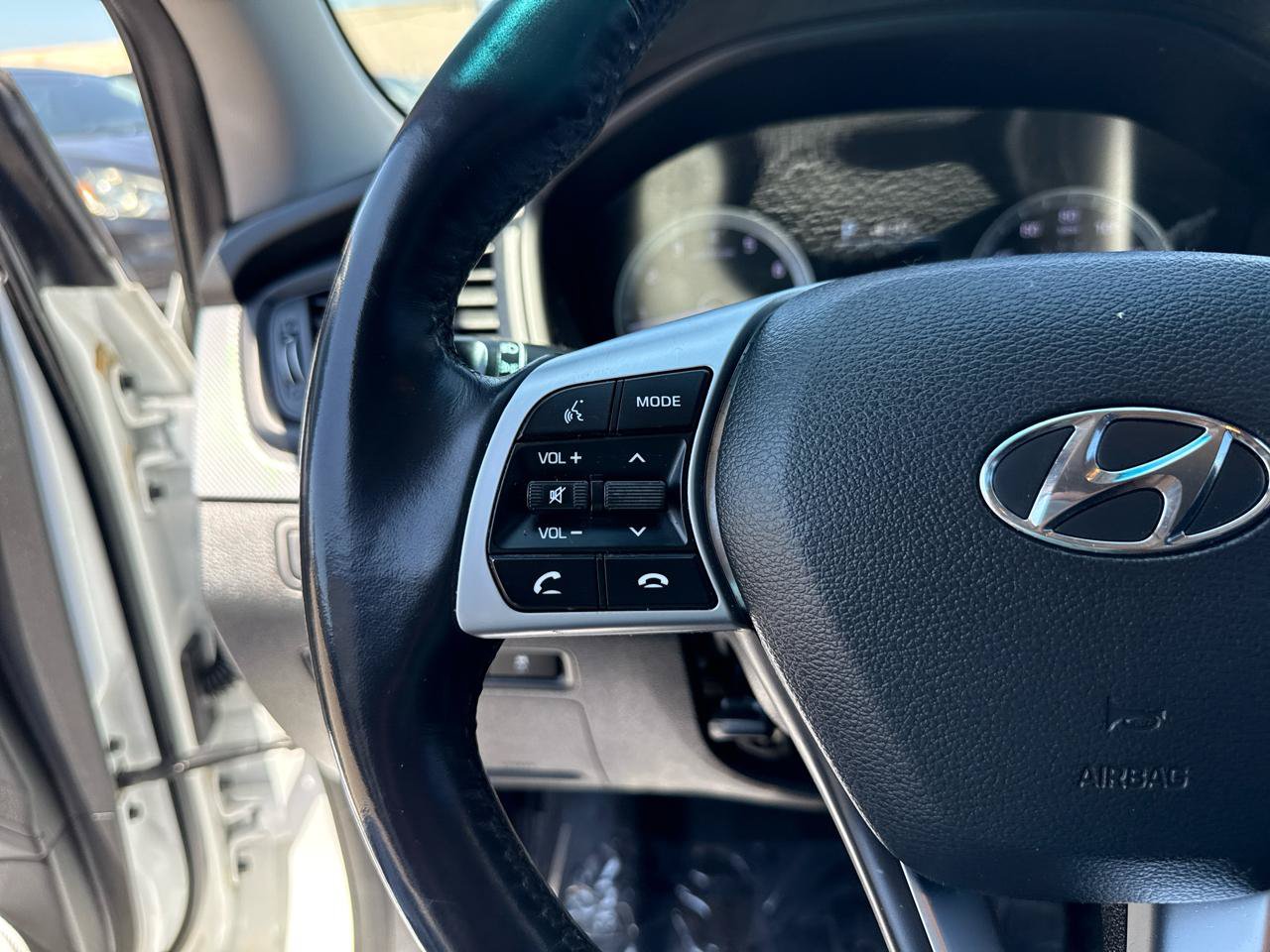 Used 2019 Hyundai Sonata SEL w/ Tech Package 02 FWD image 17