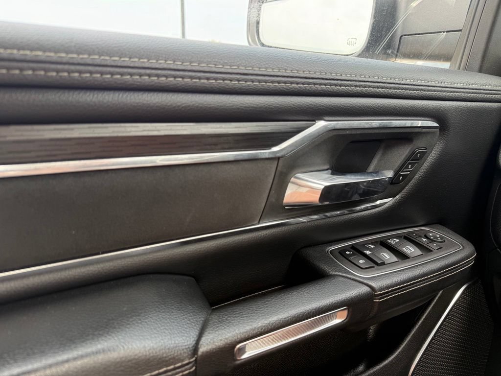 Used 2024 RAM 1500 Laramie AWD/4WD image 12